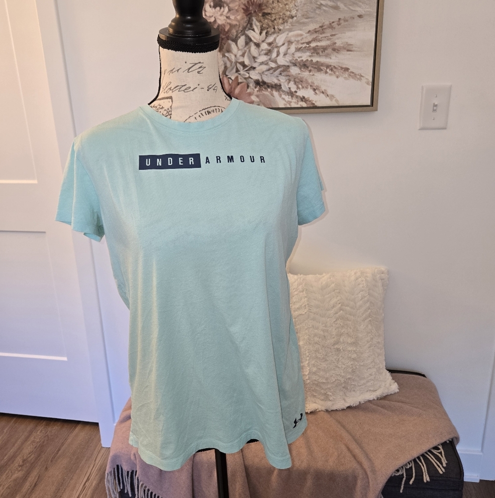 Women's Under Armour Tshirt